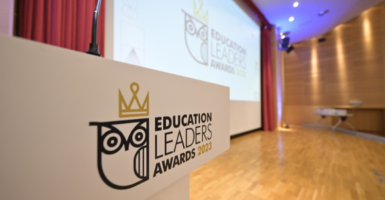 {"en-GB":{"og_description":"Μεταξύ τω...